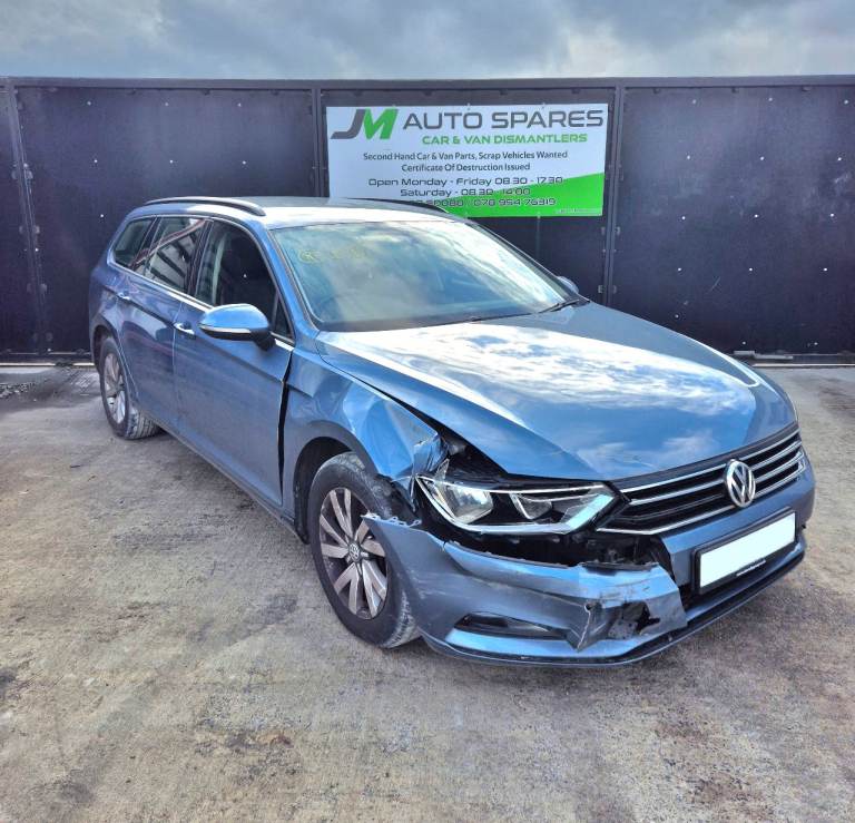 B8 Vw Passat 2.0Tdi BREAKING PARTS SPARES 