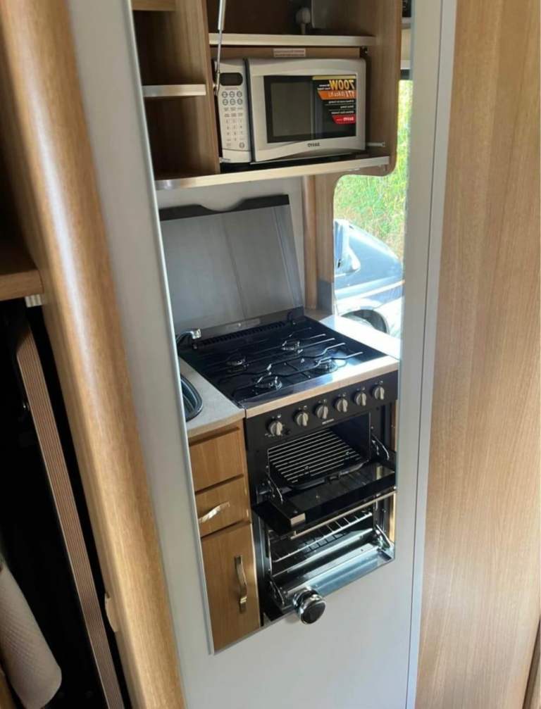 🏕️ Coachman Laser 655/6 – 2010 – 6 Berth Luxury Caravan