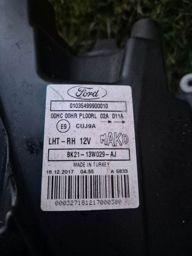 Ford transit custom headlight halogen