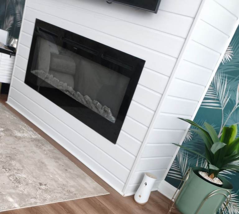 Electric wall mount fire 