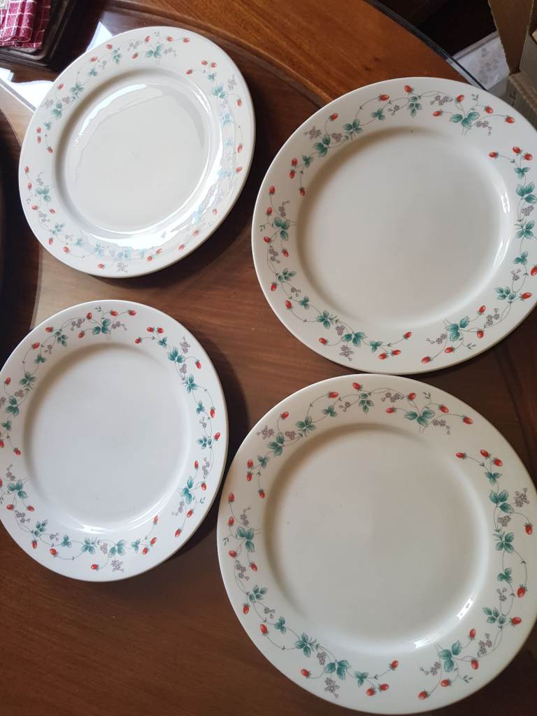 image for Set of 8 UNUSED VINTAGE / RETRO LARGE DINNER PLATES