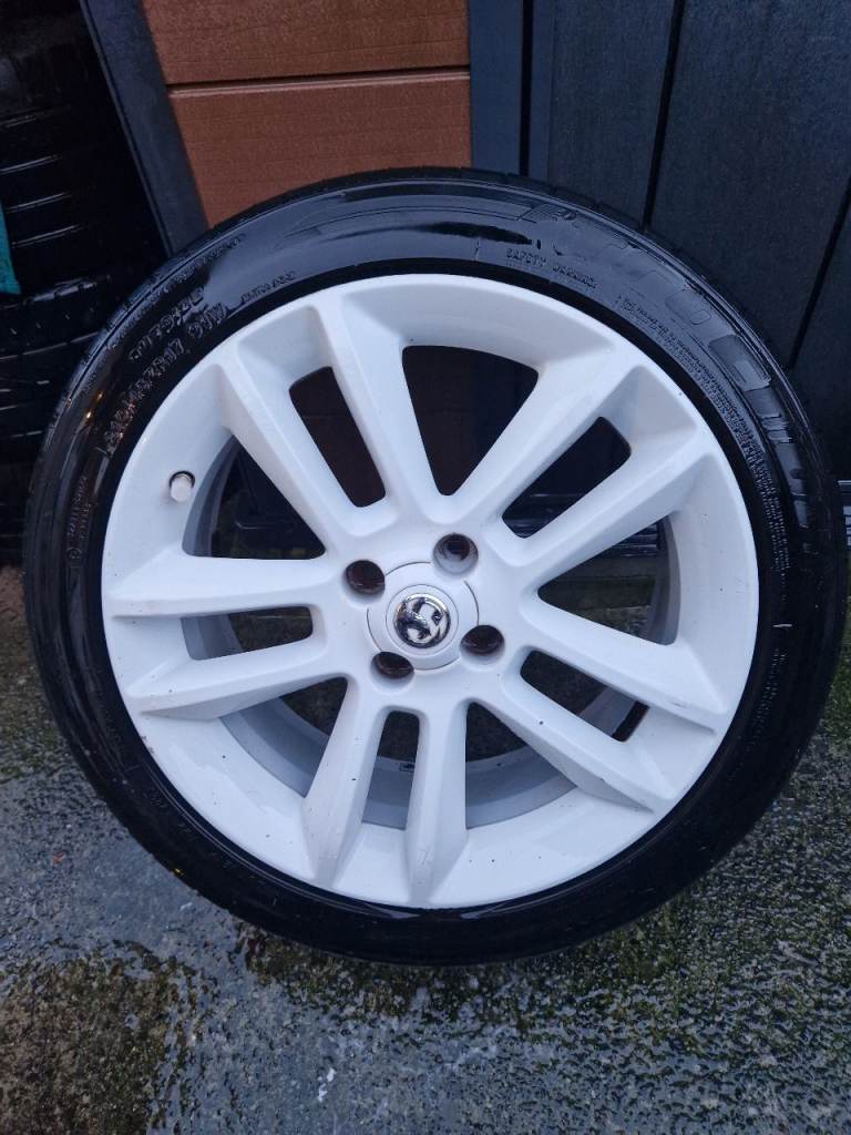 17" Vauxhall corsa single white alloy wheel and tyre