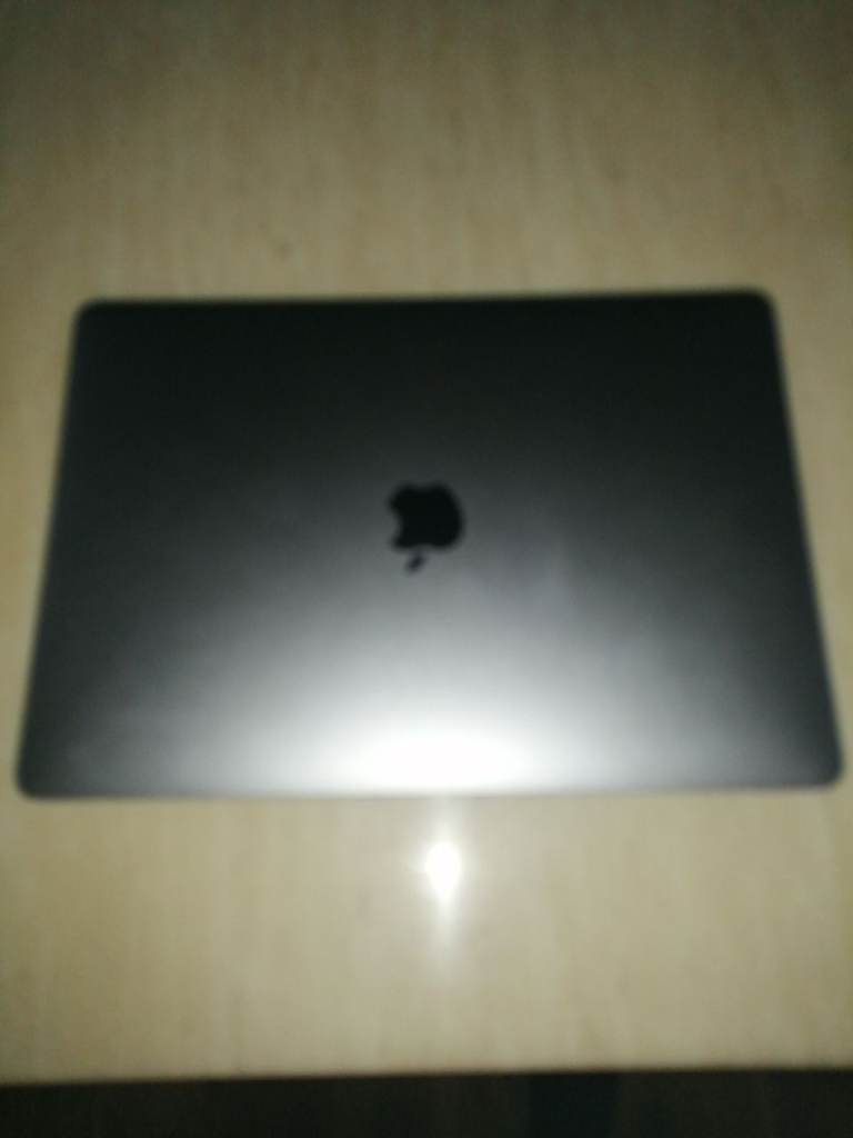 Apple mac book 