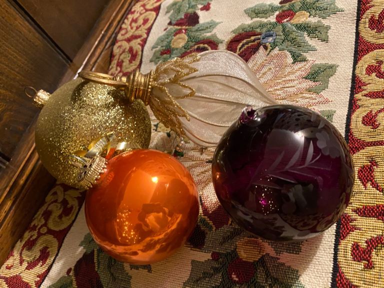 4 XL Vintage Christmas Tree Gold Baubles Decorations Ornaments Xmas