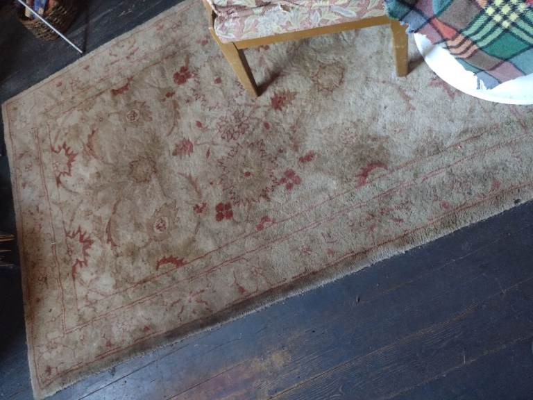 FREE FREE 100% WOOL RUG .. covered in coal dust 