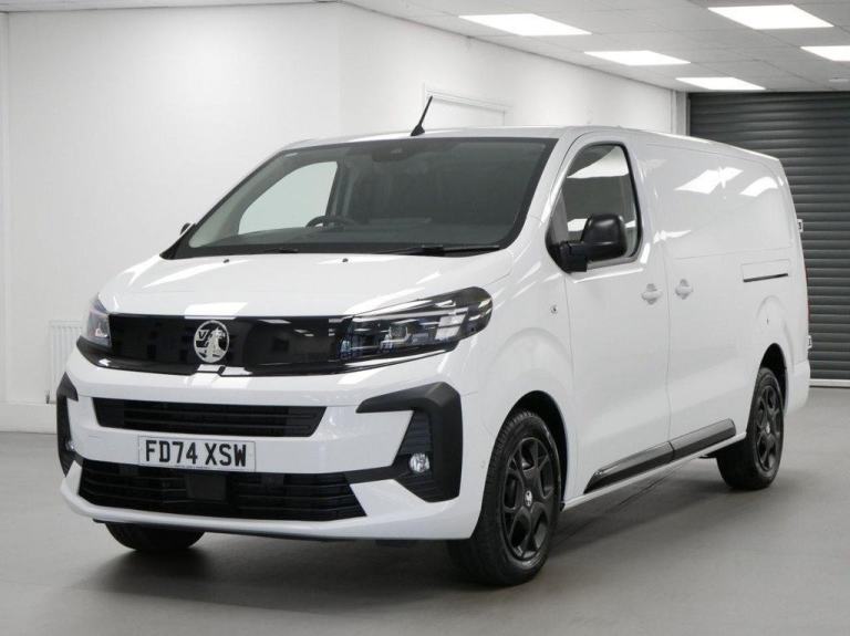 74 VAUXHALL VIVARO 2900 1.5 TURBO D 120 BHP XL LONG PRO EDITION ( NO VAT ! )