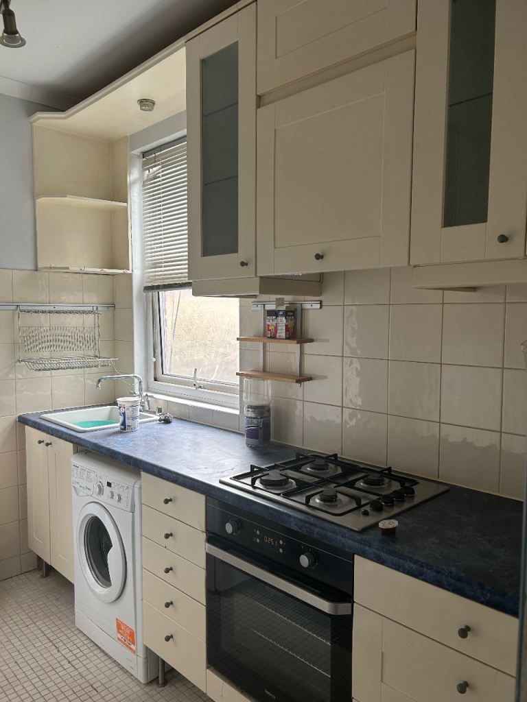 Two bedroom flat to rent Near East croydon