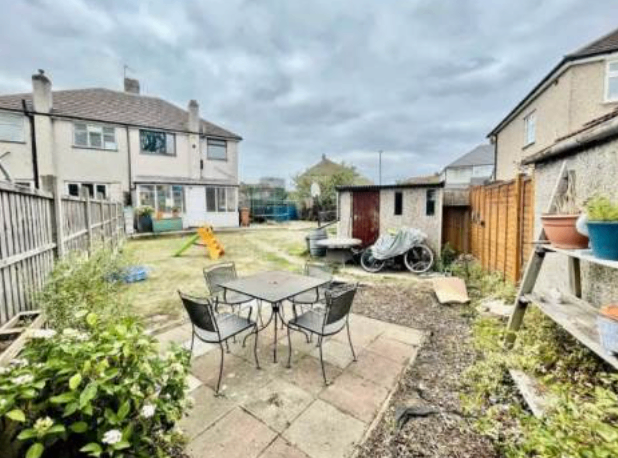 Spacious 3-Bedroom House | Renovated | Kitchen | Parking | Dorothy Evans, Bexleyheath, London - DA7