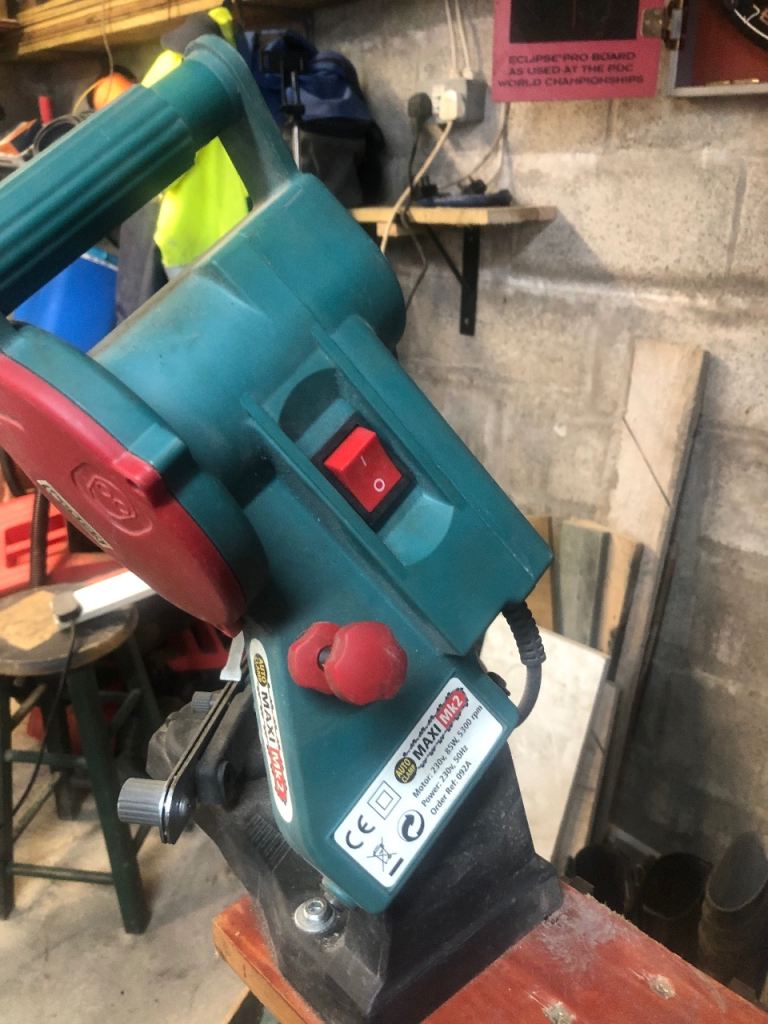 Chainsaw chain sharpening machine 