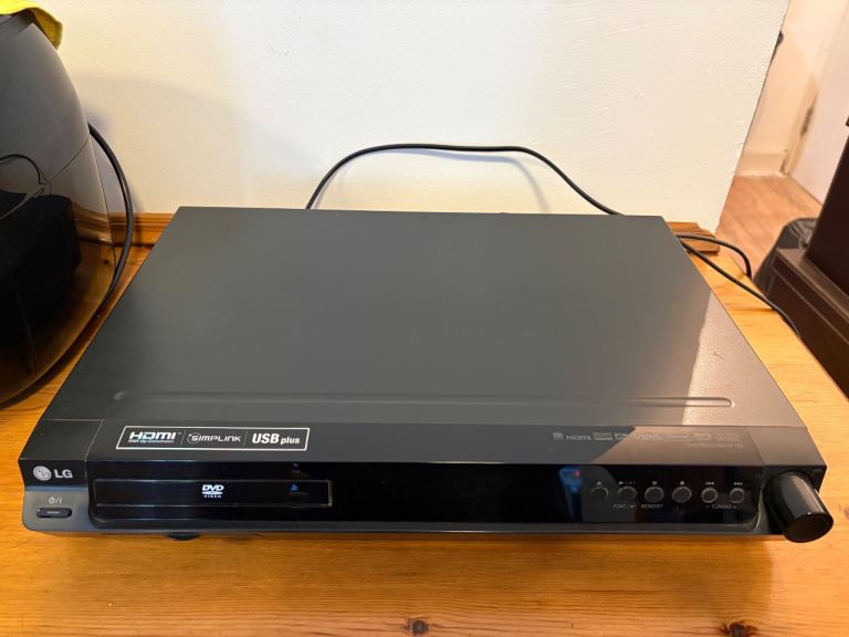 LG DVD Player/Receiver with HDMI and USB – Good Condition