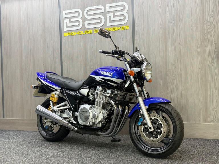 2002 51 YAMAHA XJR 1300 SP finished in the SP - JUST 987miles! UK Bike