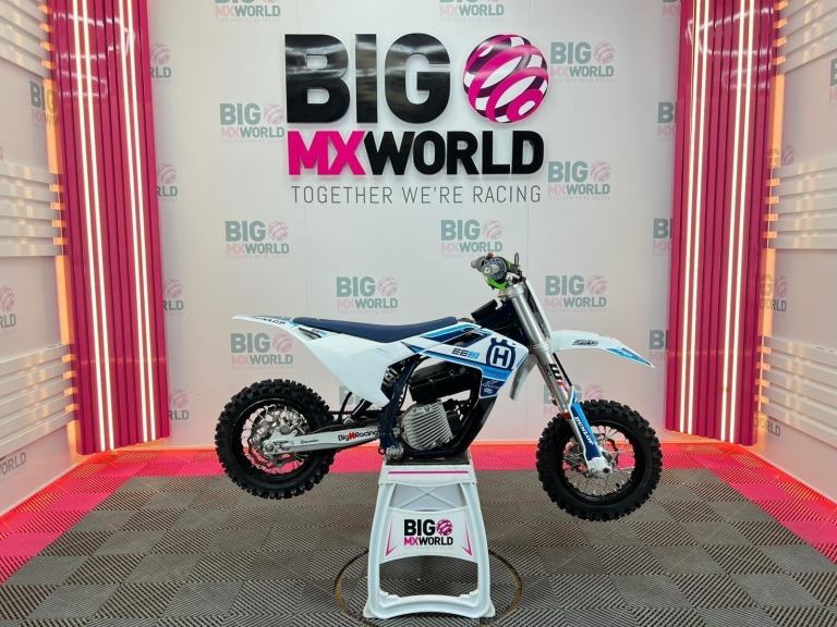 Husqvarna EE3 2024 - VERY Low Use - Clean Bike - Electric Kids