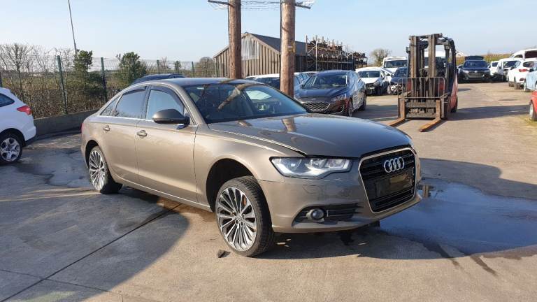 **For parts** Audi A6 SE, 3.0 Tdi diesel automatic (2014).