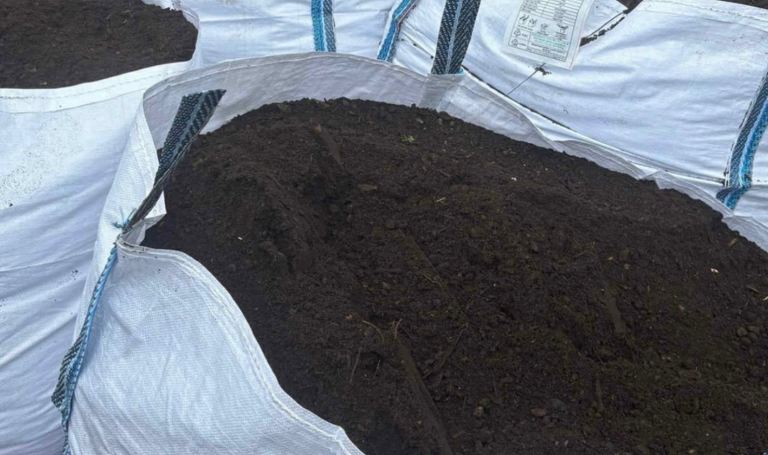 Top soil ton bags delivery available 