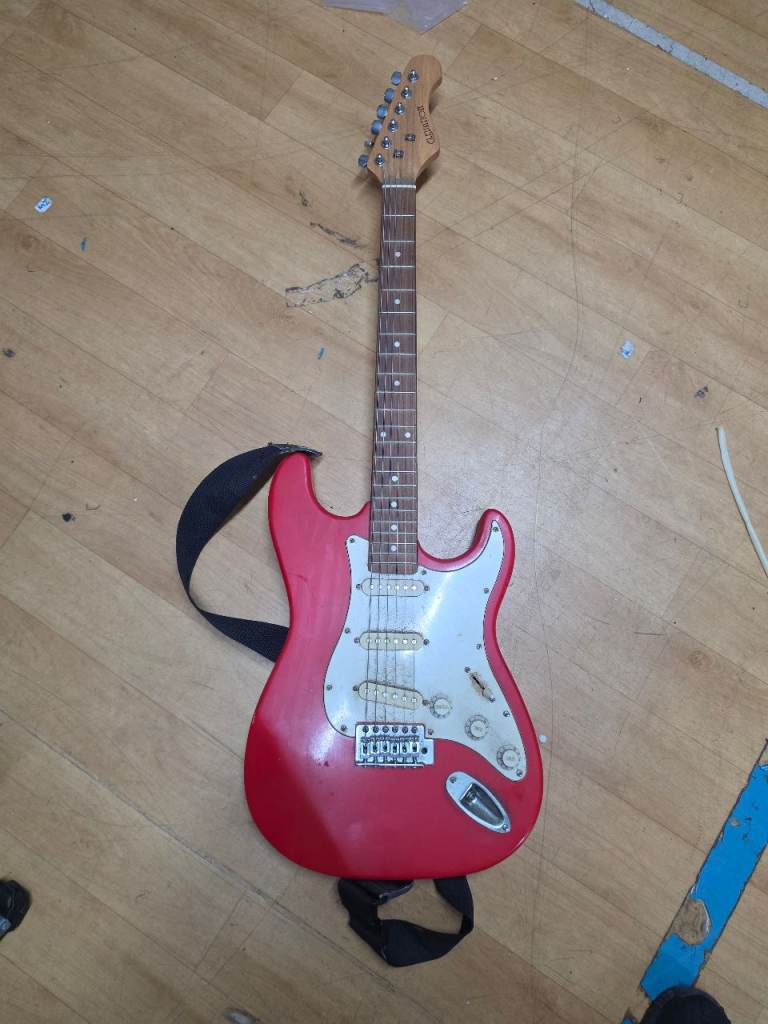 Elevation Electric Guitar – Red, Fair Condition