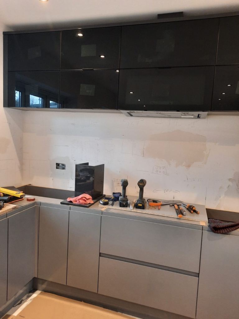 Carpenter | Builder | I specialize in kitchens & bathrooms more than 35 years experience