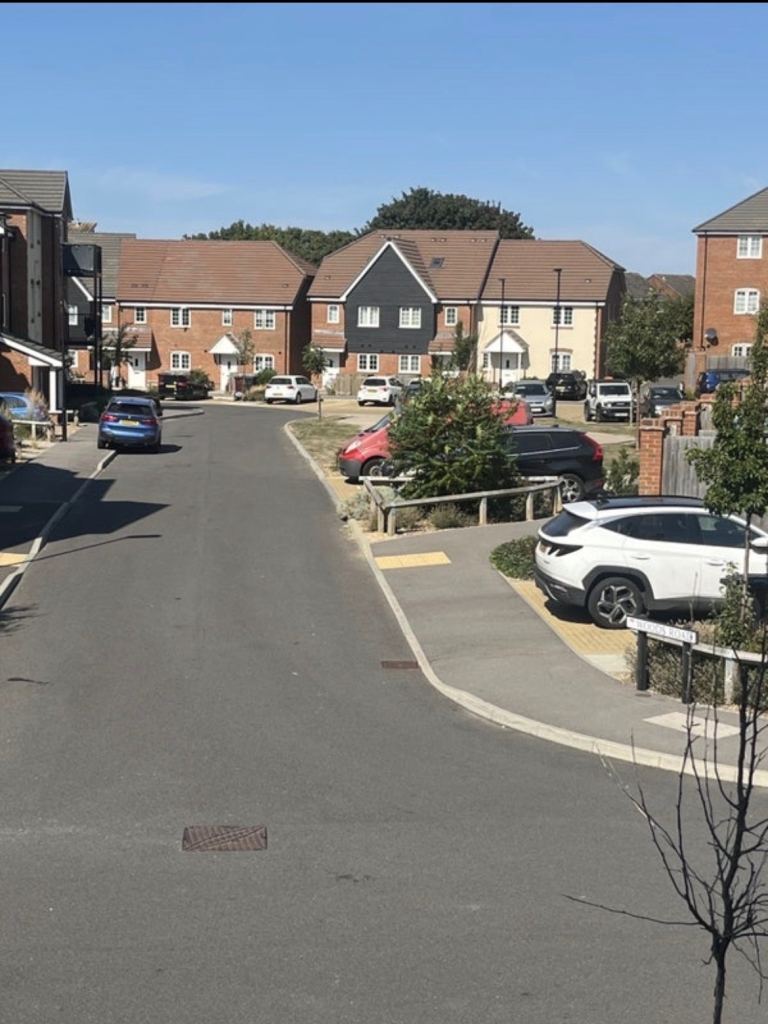 Double Room for rent in chichester- preferred couple (asian)