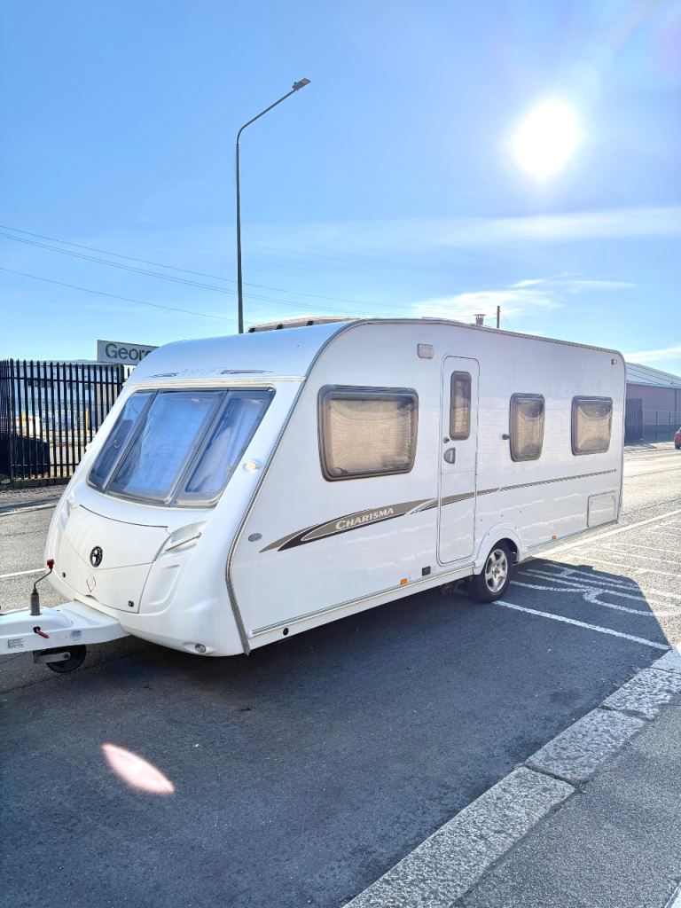 Swift Charisma 555 Fixed Bed
