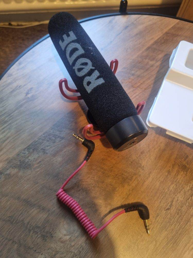 Rode VideoMic GO Camera Microphone - Like New / Barely Used