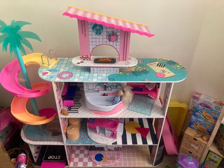 LOL dollhouse 