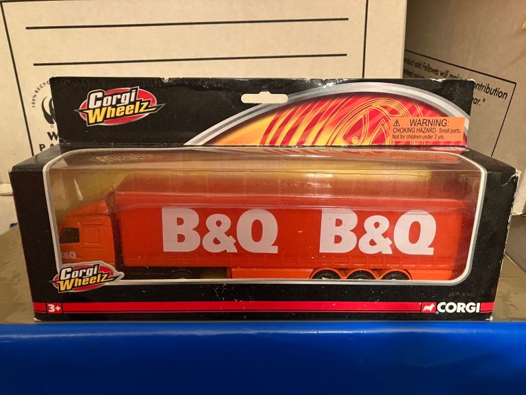Corgi TY86733 Volvo Curtainside B&Q