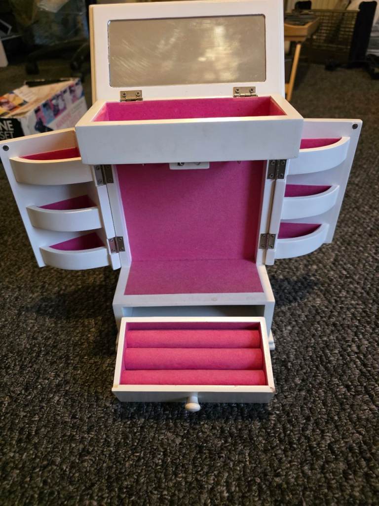 white jewellery box