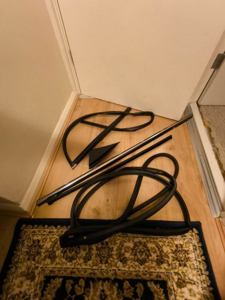 Kia Carens 2017 front Left Door Parts 