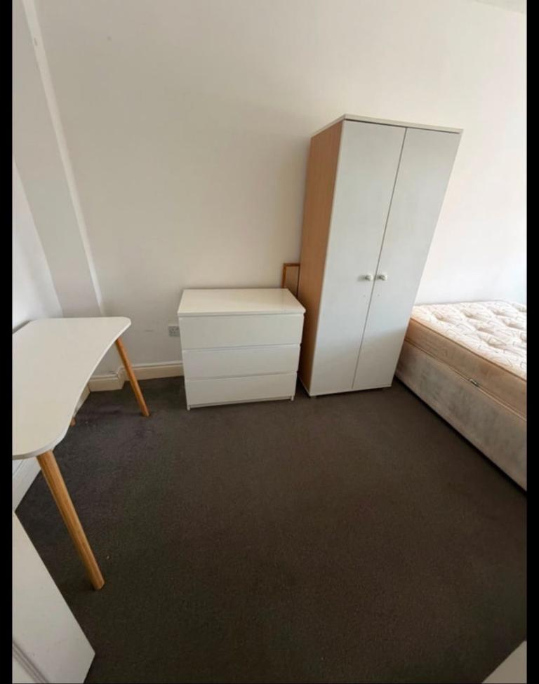 Spacious Double Room to Rent – South Harrow – £750 PCM