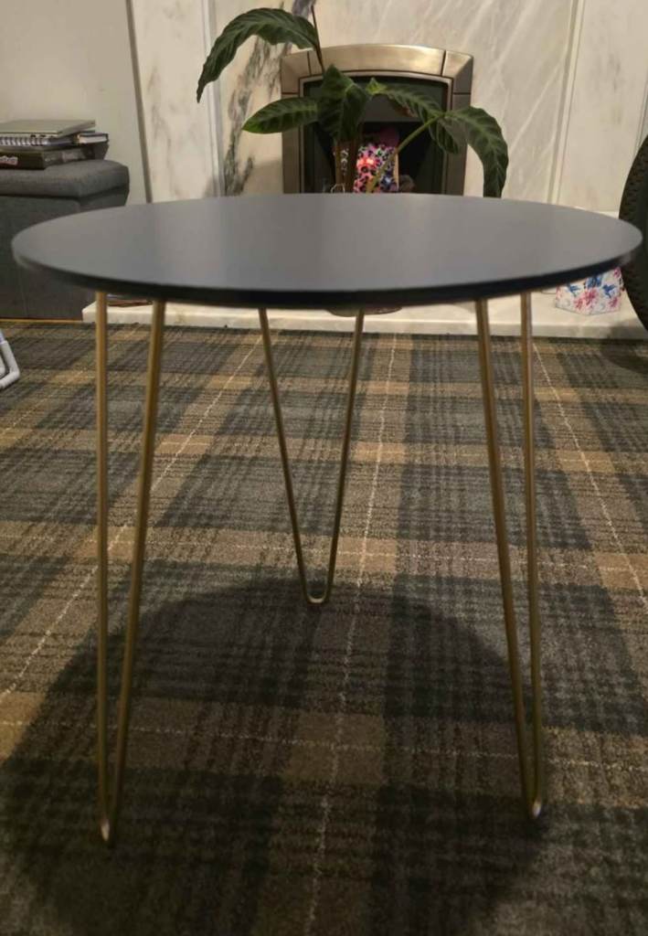 Side table / plant table