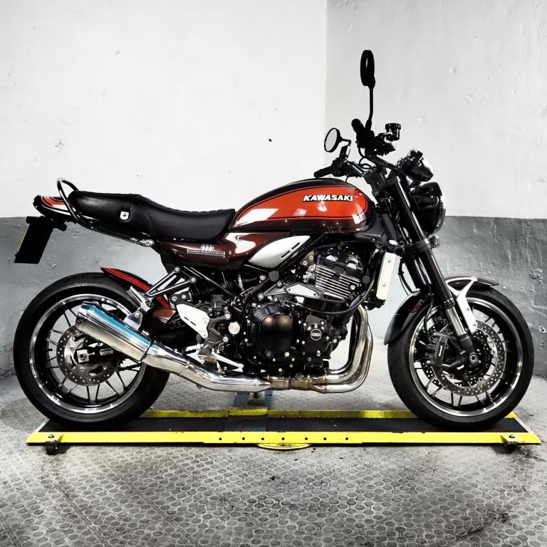 2019 Kawasaki Z 900 RS ,8k ,modded exhaust ,tail tidy ,Rad guard stunning