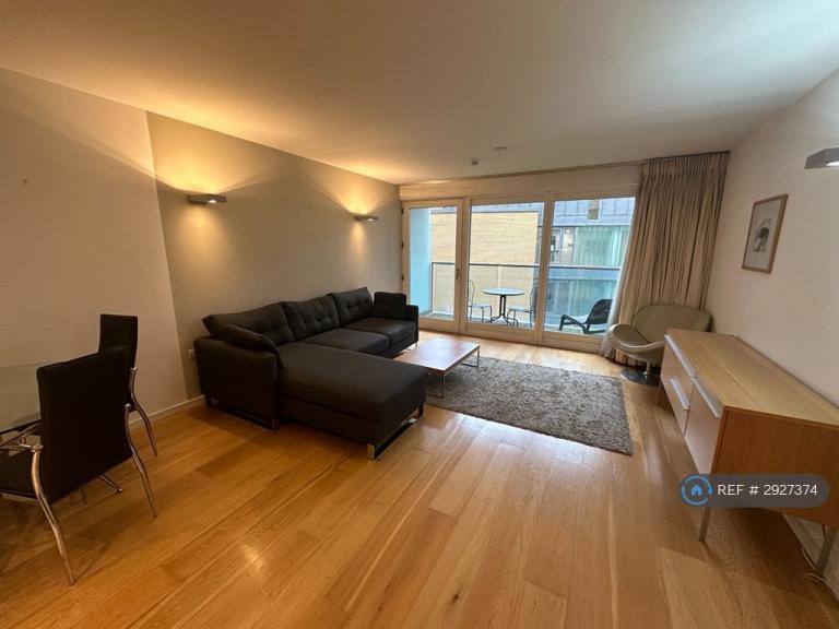 2 bedroom flat in Lumiere Building, Manchester, M15 (2 bed) (#2927374)