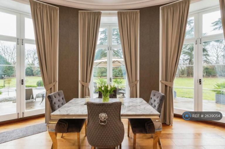 2 bedroom flat in Westhorpe House, Marlow, SL7 (2 bed) (#2639054)