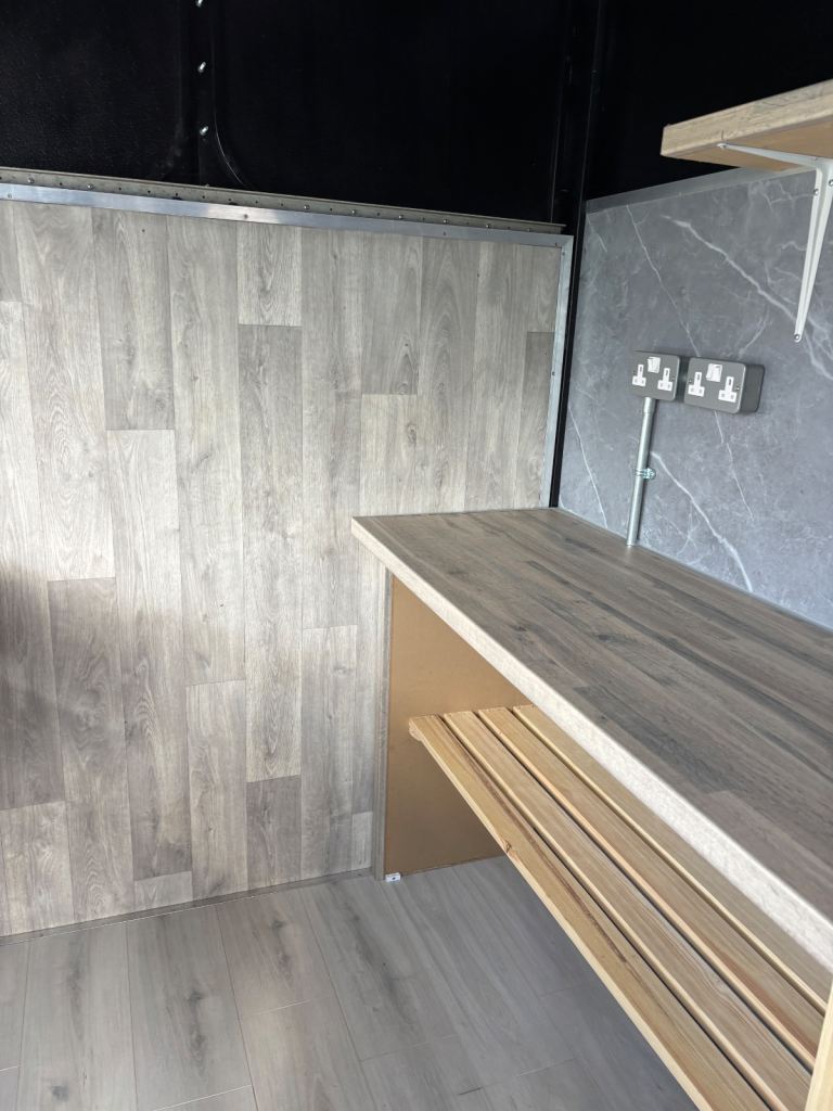 Horse Box Bar Catering Trailer / Food Truck / Catering Trailer / Mobile Bar