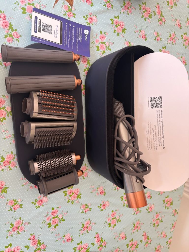 Dyson Airwrap Multi-Styler with Attachments and Case