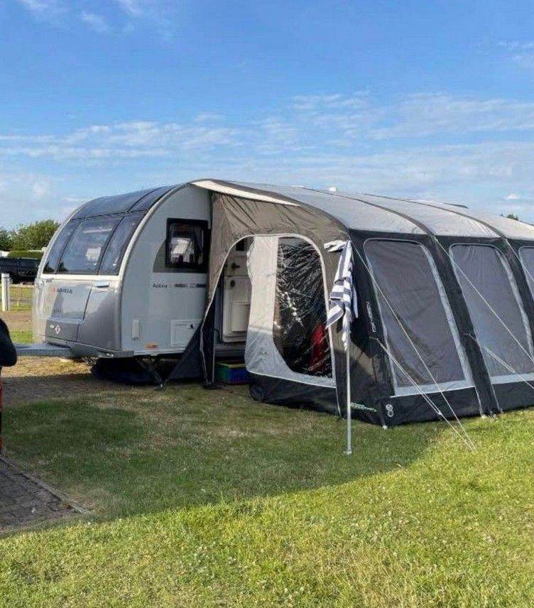 Adria Adora Seine 612d Caravan with accessories