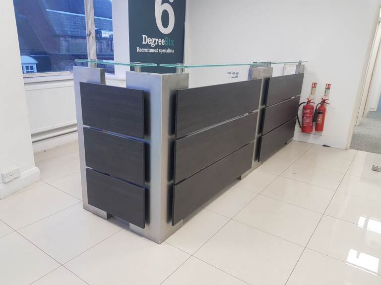 USED RECEPTION DESK 350cm w x 88cm