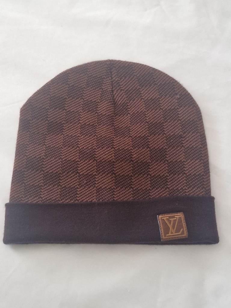 Men's Brown Checkered Knit Beanie – Pristine Condition