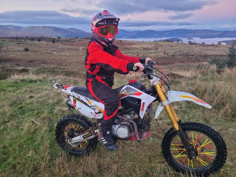 Pit bike motorbike 125  motocross 250 dirt bike 140cc 