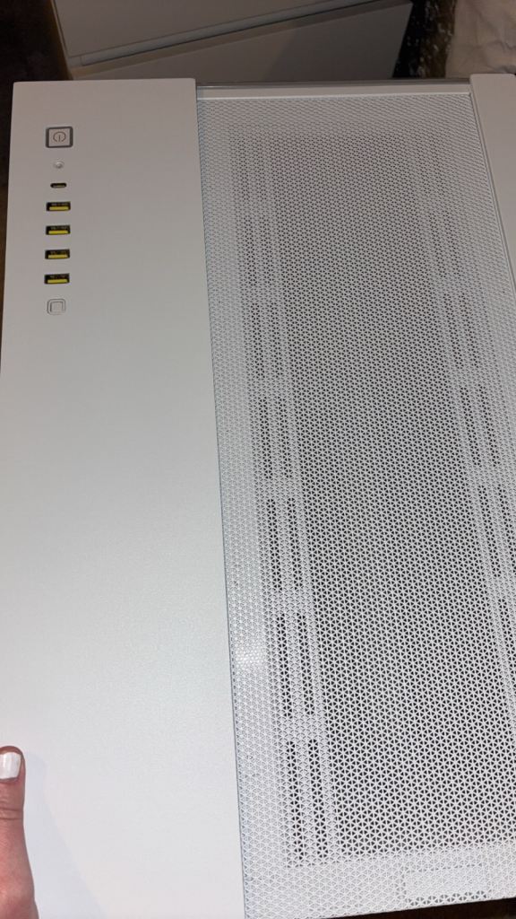 Corsair 6500 white with fans 