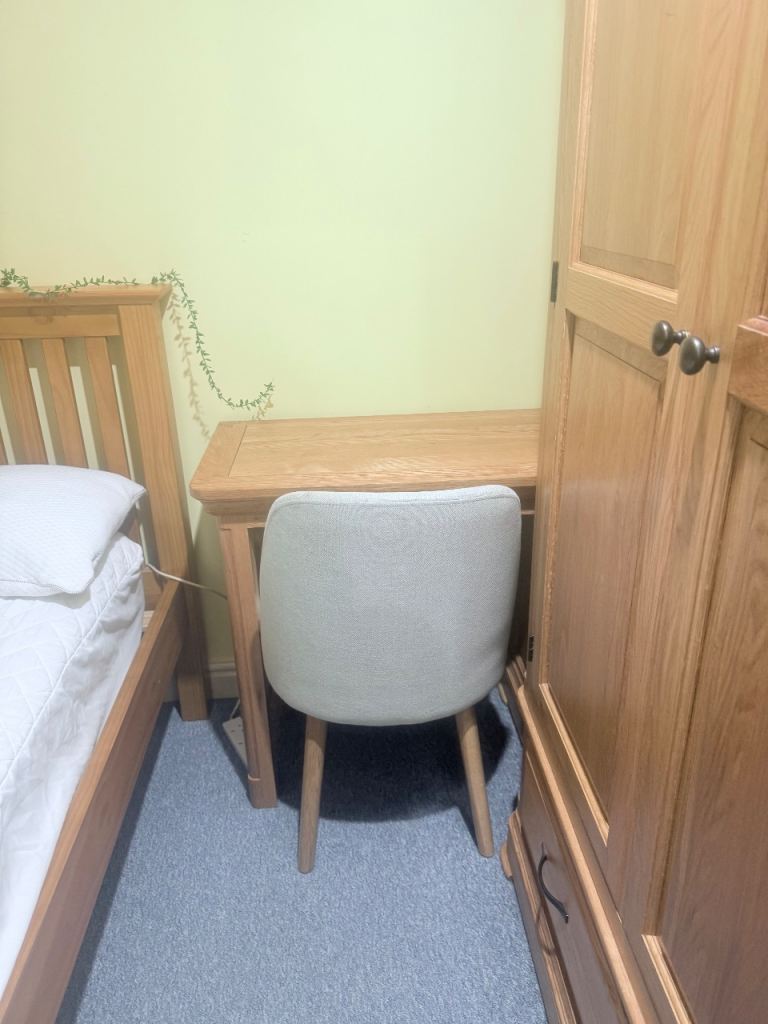 A single bedroom available for rent near SN1 3PH Swindon, includes all bills