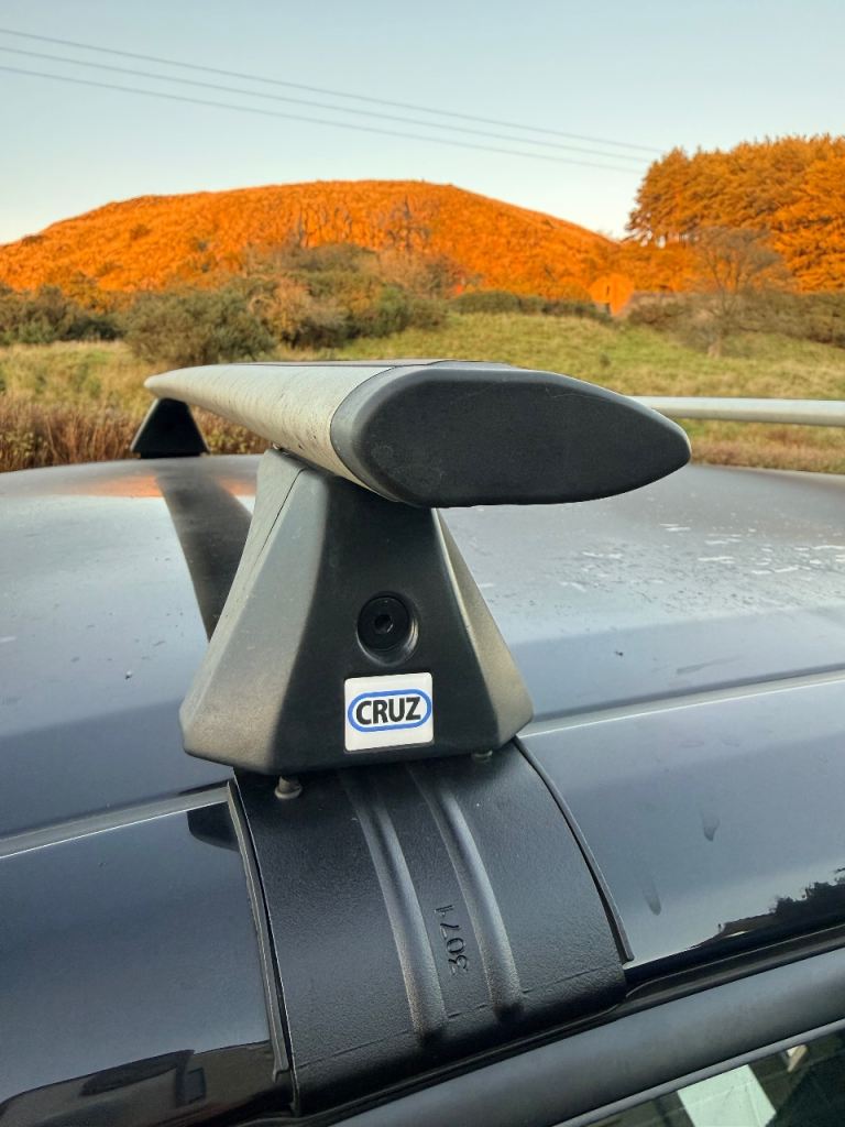 Toyota Corolla hatchback roof bars with fittings 