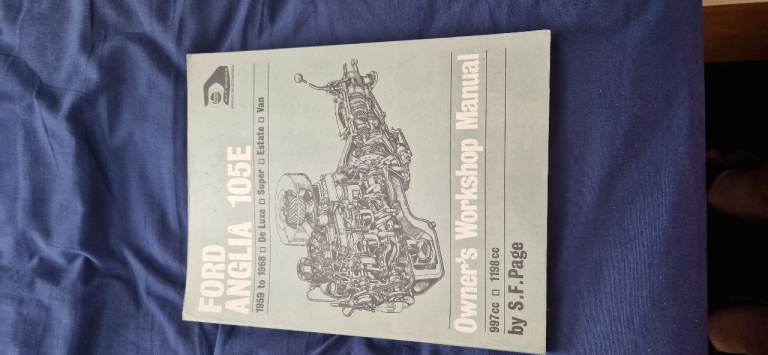 Ford Anglia workshop manual. 
