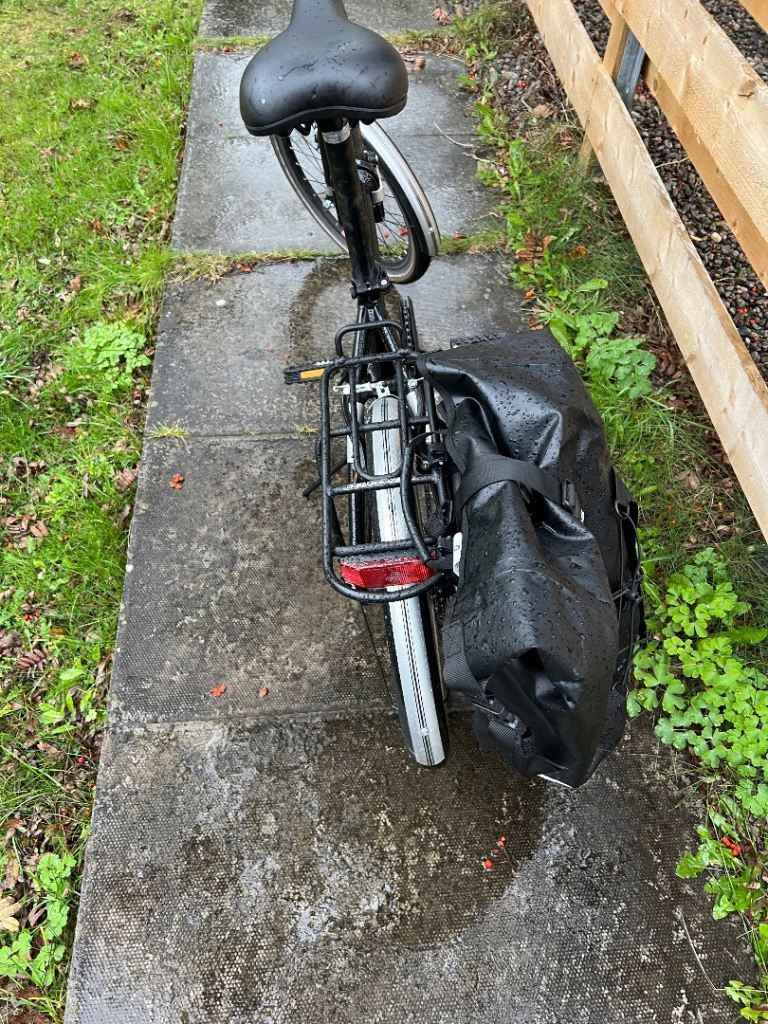 20” folding bike in London (€48 theft-protection with lock, pannier bag ...