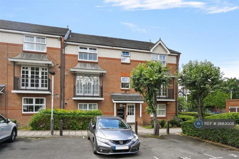 2 bedroom flat in Shaftesbury Gardens, London, NW10 (2 bed) (#2883008)