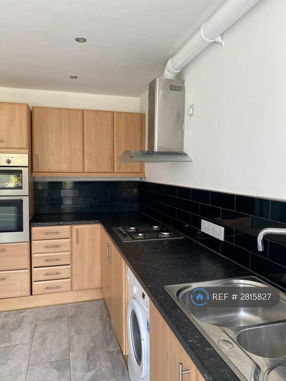 3 bedroom house in Casimir Road, London, E5 (3 bed) (#2815827)