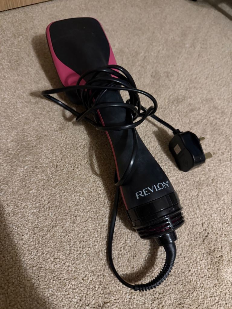 Revlon One-Step Hair Dryer and Volumiser – Black & Pink