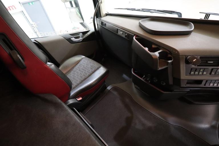 2018 (68 PLATE) Volvo  FH500 6x2 Euro 6 Tractor Units