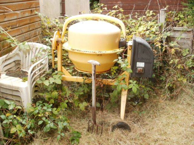 Cement mixer 