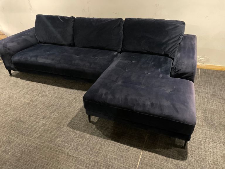 Can deliver 🚚Navy Blue Corner Sofa - Comfy Velvet Chaise
