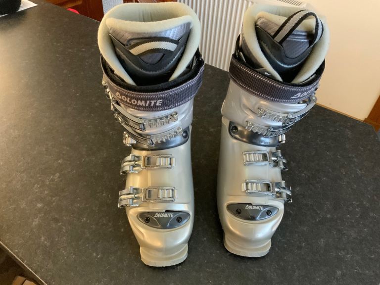 Dolomite ski boots and bag